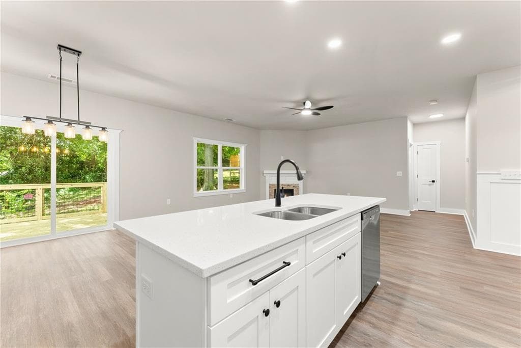 3 bedroom, 2 bathroom, 1,750 sq ft single family residence for sale at 43 Anderson Street, Jefferson, GA 30549 — photo 10