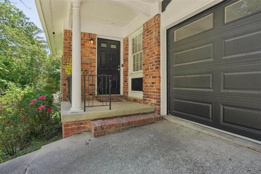 4 bedroom, 3 bathroom, 2,696 sq ft single family residence for rent at 119 Kelso Drive, Atlanta, GA 30310 for $2,800 a month — photo 3