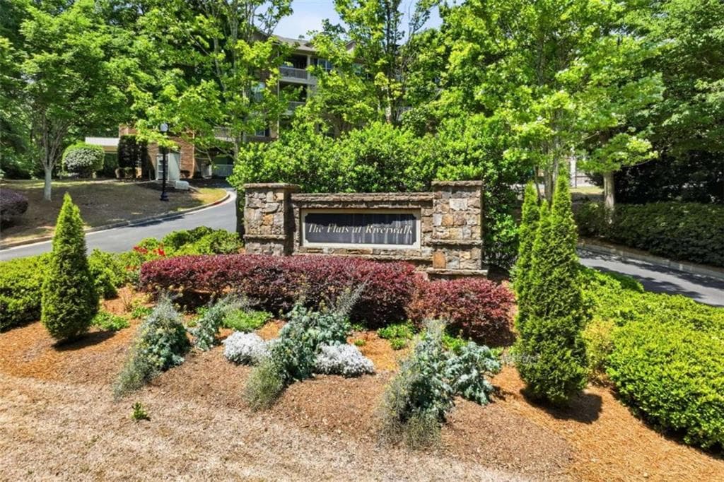 2 bedroom, 2 bathroom, 1,209 sq ft condominium for sale at 3150 Woodwalk Drive 3403, Atlanta, GA 30339 — photo 2