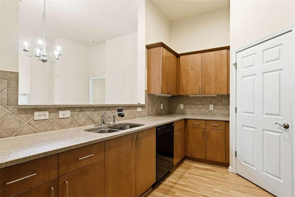 2 bedroom, 2 bathroom, 1,209 sq ft condominium for sale at 3150 Woodwalk Drive 3403, Atlanta, GA 30339 — photo 8