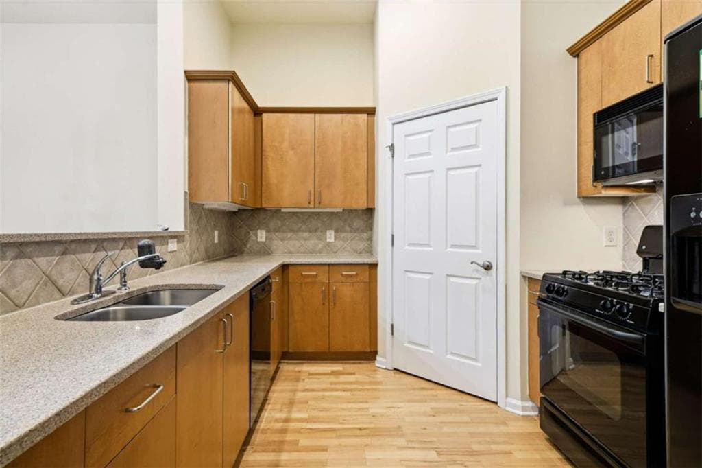 2 bedroom, 2 bathroom, 1,209 sq ft condominium for sale at 3150 Woodwalk Drive 3403, Atlanta, GA 30339 — photo 10
