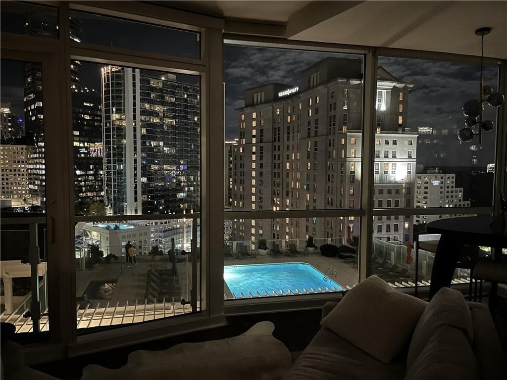 1 bedroom, 1 bathroom, 930 sq ft condominium for sale at 3325 Piedmont Road 1607, Atlanta, GA 30305 — photo 2