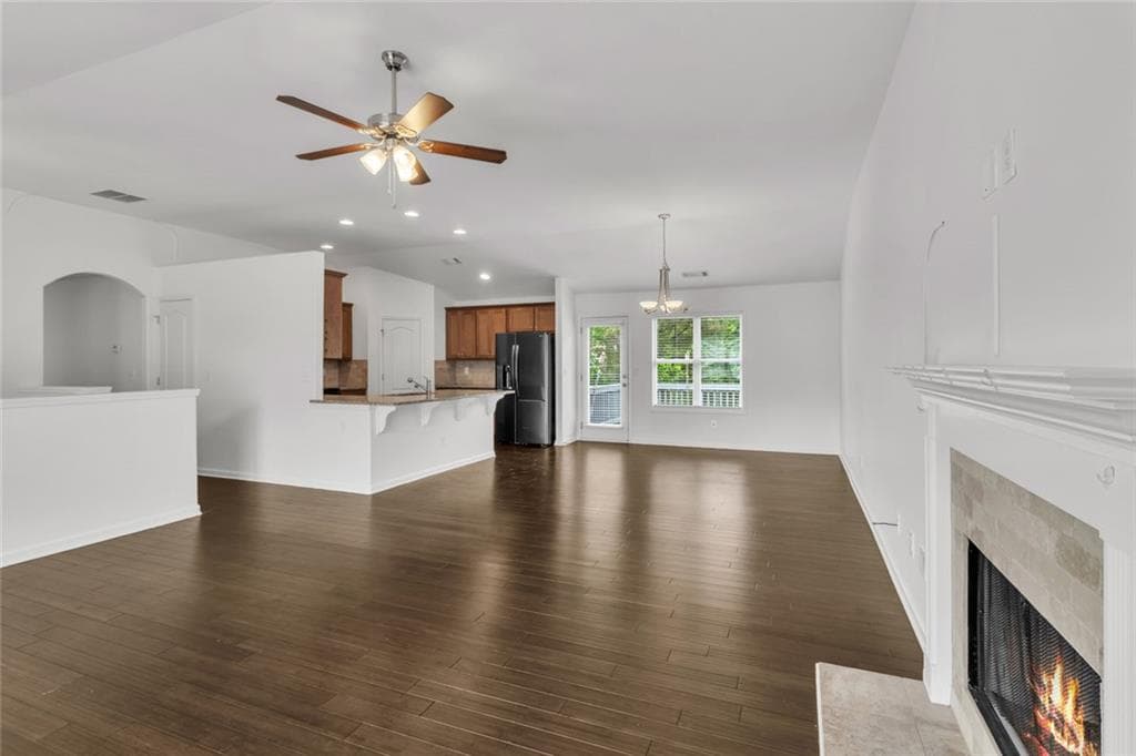 5 bedroom, 3 bathroom, 2,356 sq ft single family residence under contract at 2126 Crown Park Drive, Winder, GA 30680 — photo 5