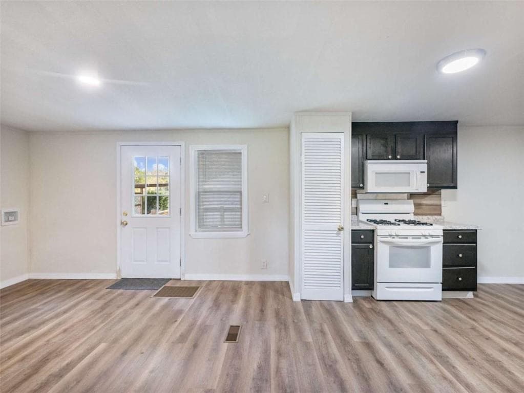 3 bedroom, 2 bathroom, 1,152 sq ft single family residence for sale at 8490 Belton Bridge Road, Lula, GA 30554 — photo 6