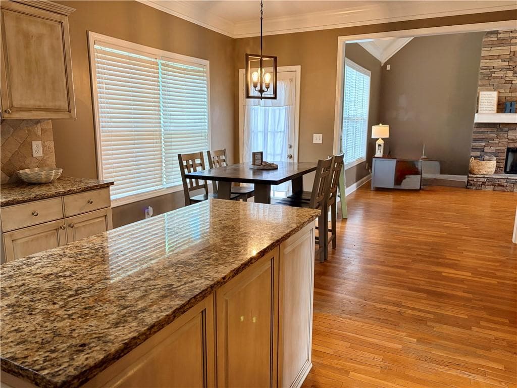 4 bedroom, 3 bathroom, 3,027 sq ft single family residence for sale at 7106 Golfside Drive, Covington, GA 30014 — photo 5