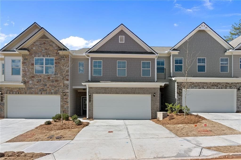 3 bedroom, 3 bathroom, 1,958 sq ft townhouse for rent at 2183 Shetley Creek Drive, Norcross, GA 30071 for $2,600 a month — photo 1 of 23