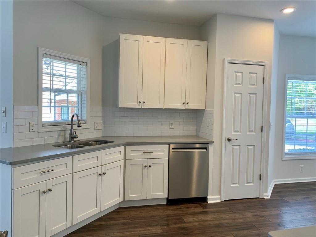 3 bedroom, 3 bathroom, 1,688 sq ft townhouse for rent at 1733 Oakbrook Lane B, Kennesaw, GA 30152 for $2,150 a month — photo 3