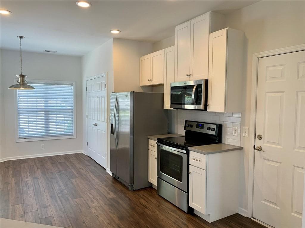 3 bedroom, 3 bathroom, 1,688 sq ft townhouse for rent at 1733 Oakbrook Lane B, Kennesaw, GA 30152 for $2,150 a month — photo 4