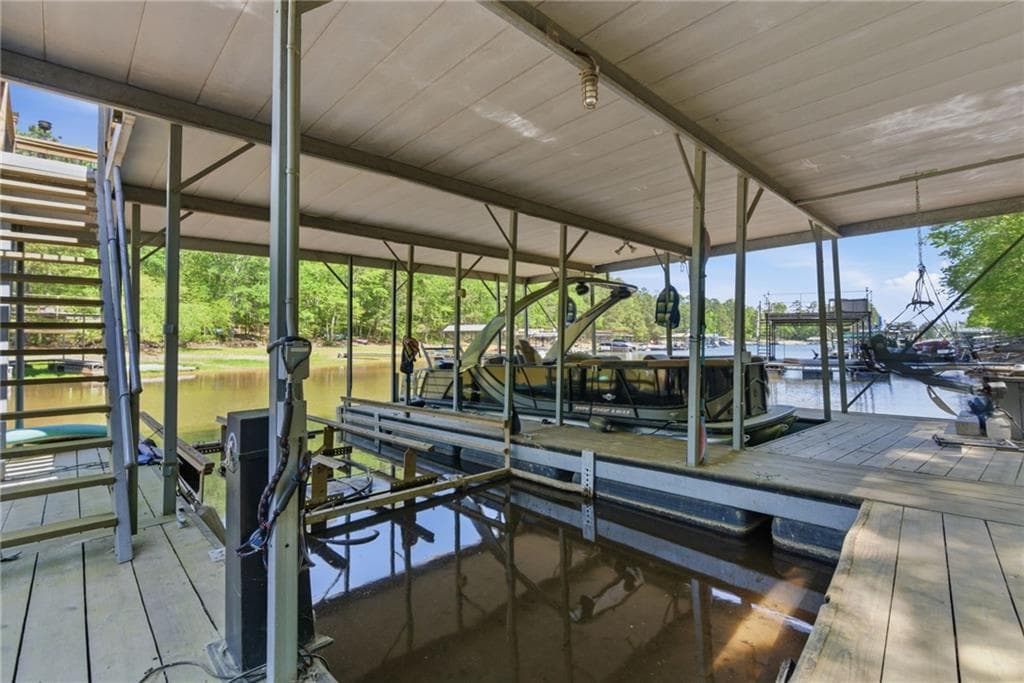 3 bedroom, 3 bathroom, 2,340 sq ft single family residence for sale at 2815 Lake Court, Cumming, GA 30041 — photo 2
