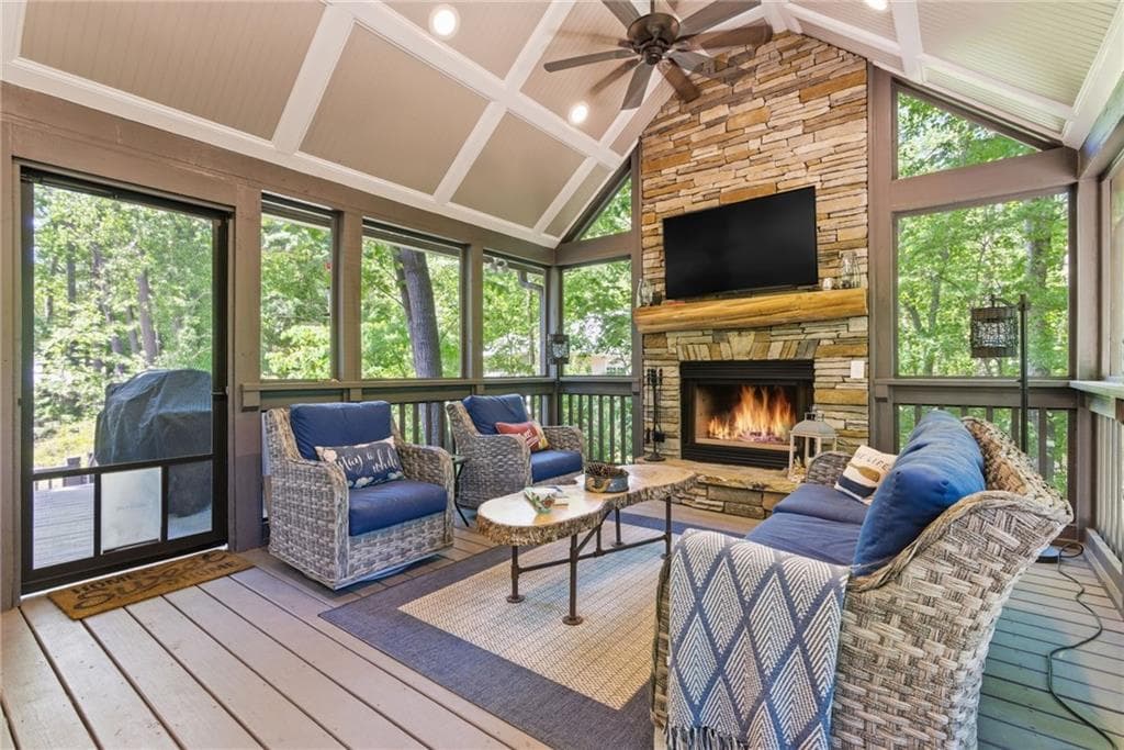 3 bedroom, 3 bathroom, 2,340 sq ft single family residence for sale at 2815 Lake Court, Cumming, GA 30041 — photo 3