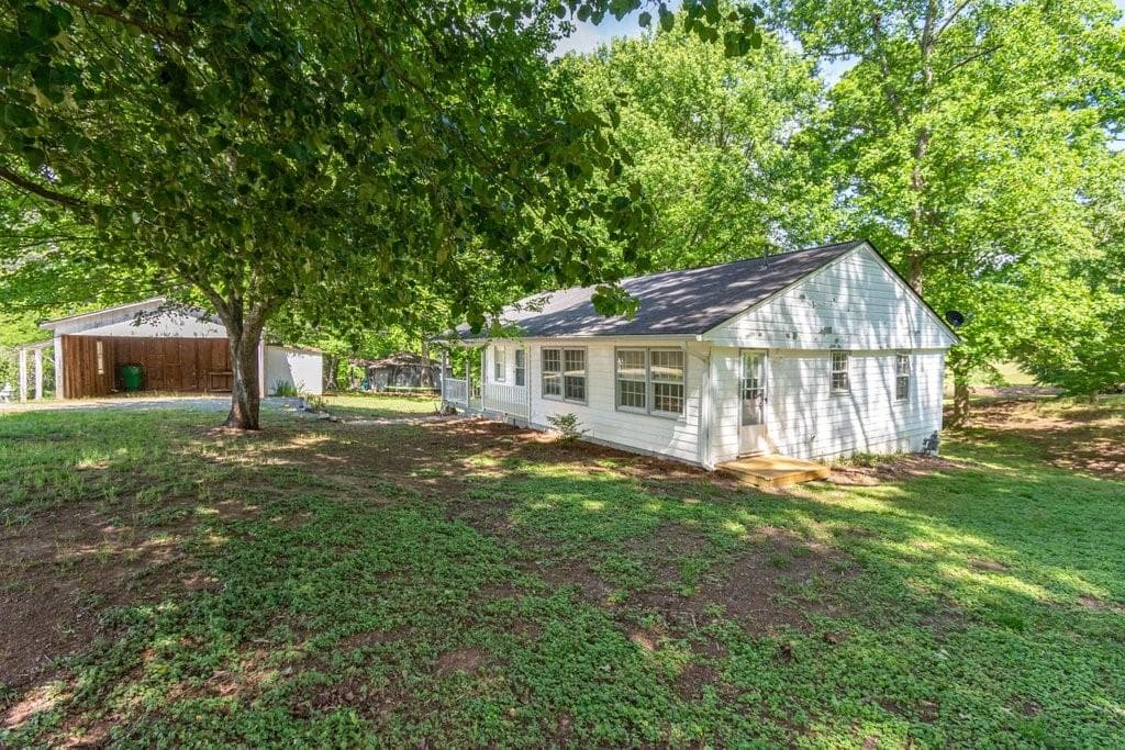 3 bedroom, 2 bathroom, 1,276 sq ft single family residence for sale at 514 Grady Street, Waleska, GA 30183 — photo 2