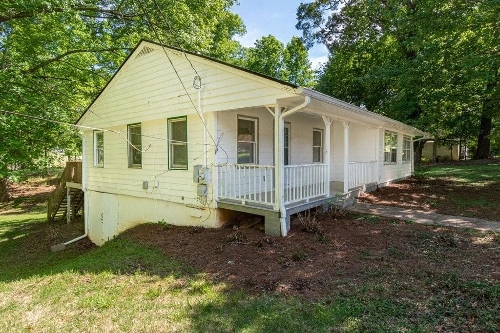 3 bedroom, 2 bathroom, 1,276 sq ft single family residence for sale at 514 Grady Street, Waleska, GA 30183 — photo 3