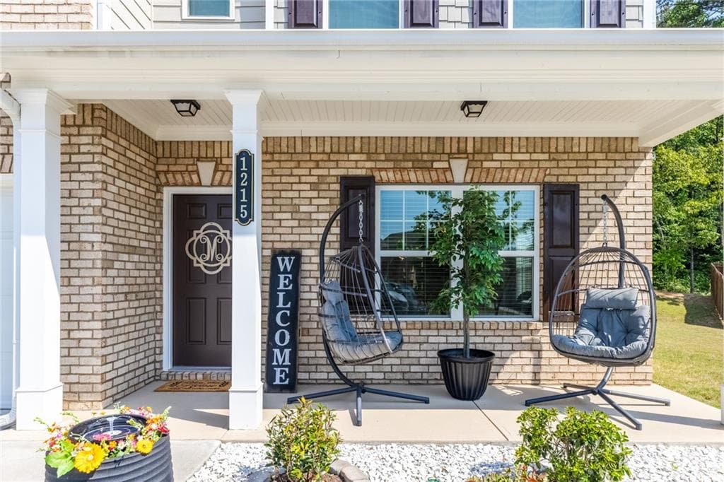 4 bedroom, 3 bathroom, 3,056 sq ft single family residence under contract at 1215 Campbell Pine Trail, Lawrenceville, GA 30045 — photo 3