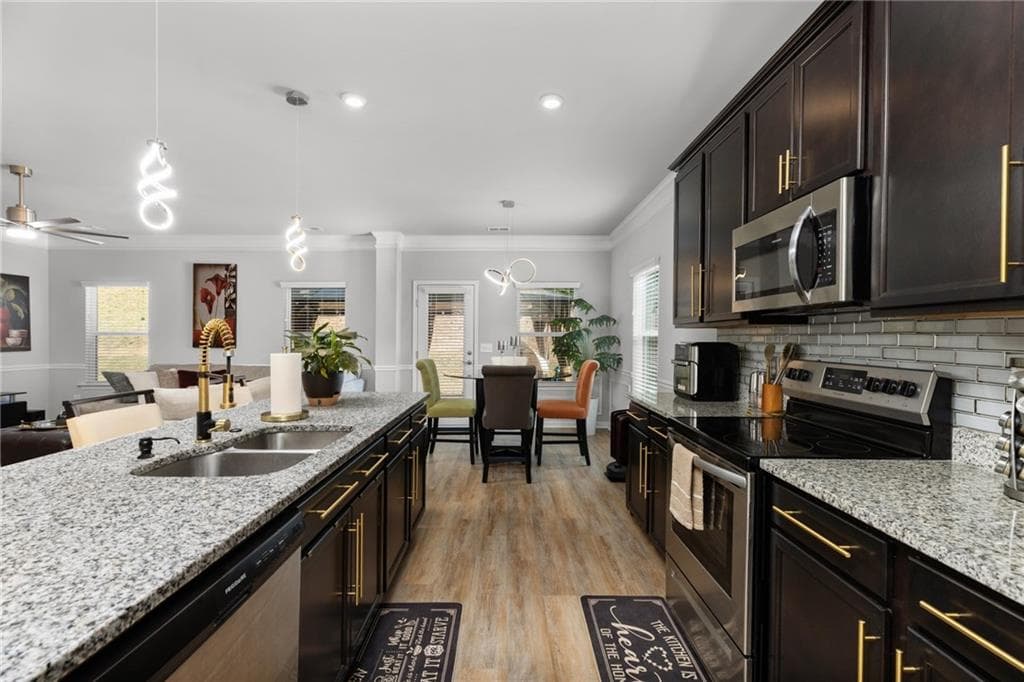 4 bedroom, 3 bathroom, 3,056 sq ft single family residence under contract at 1215 Campbell Pine Trail, Lawrenceville, GA 30045 — photo 9