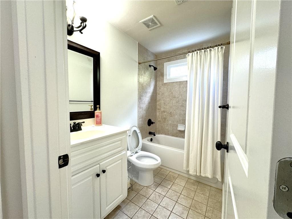 5 bedroom, 4 bathroom, 3,388 sq ft single family residence for rent at 5195 Wickingham Lane, Suwanee, GA 30024 for $3,600 a month — photo 10