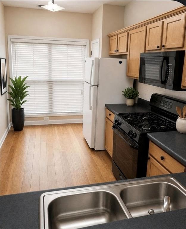 3 bedroom, 3 bathroom, 1,464 sq ft townhouse for sale at 3809 Austin Park Lane, Decatur, GA 30032 — photo 2
