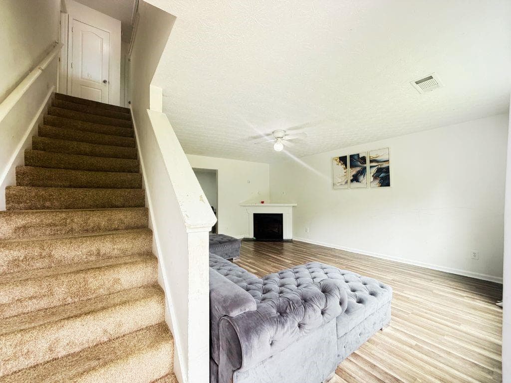 3 bedroom, 3 bathroom, 1,592 sq ft single family residence for sale at 3830 Alderwoods Drive, Jonesboro, GA 30236 — photo 6