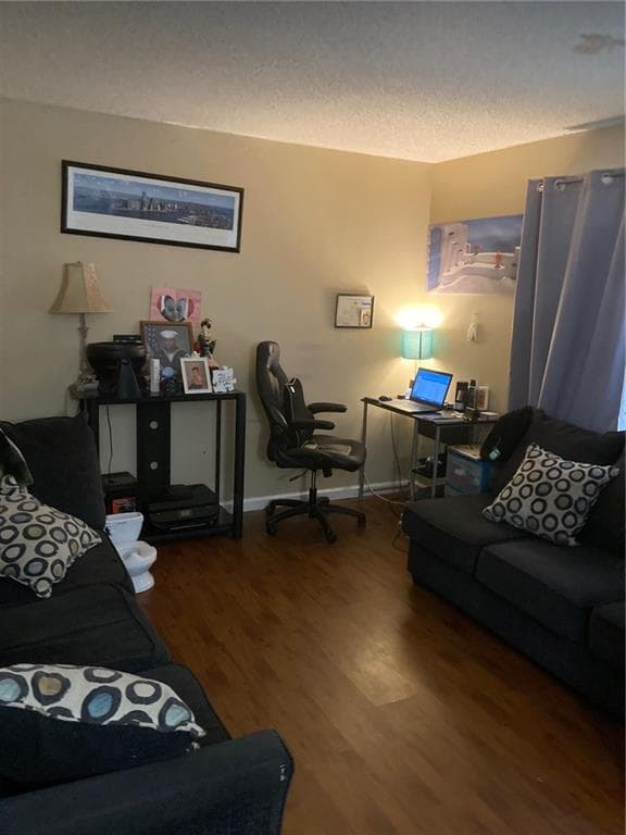 2 bedroom, 3 bathroom, 1,078 sq ft townhouse for sale at 2034 Drennon Avenue, Austell, GA 30106 — photo 2