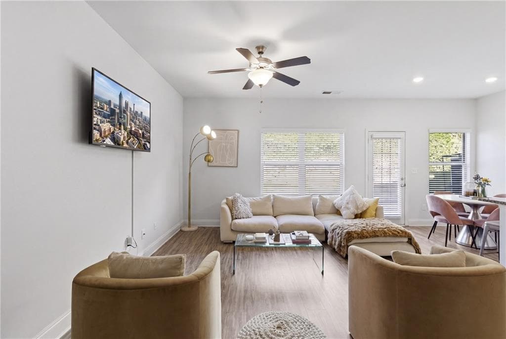 3 bedroom, 3 bathroom, 1,672 sq ft townhouse for sale at 7035 Fringe Flower Drive 8, Austell, GA 30168 — photo 3
