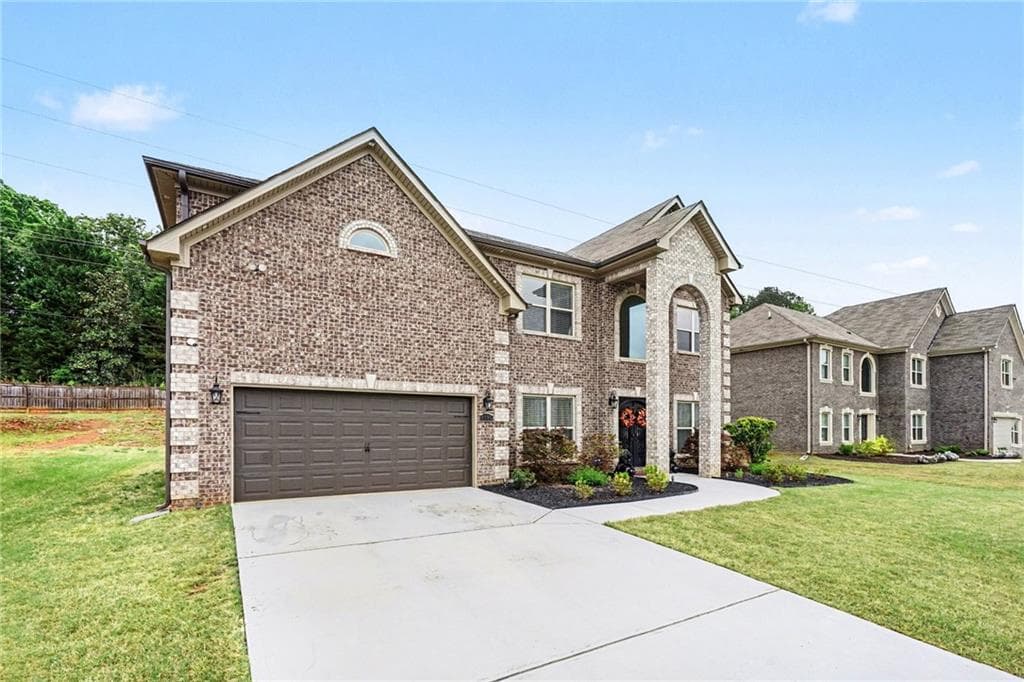 5 bedroom, 4 bathroom, 3,374 sq ft single family residence under contract at 4994 Lynnonhall Court, Lithonia, GA 30038 — photo 3
