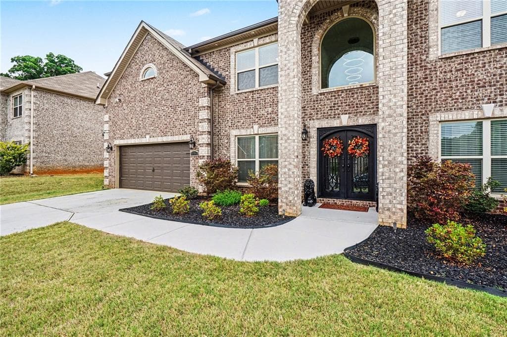 5 bedroom, 4 bathroom, 3,374 sq ft single family residence under contract at 4994 Lynnonhall Court, Lithonia, GA 30038 — photo 4