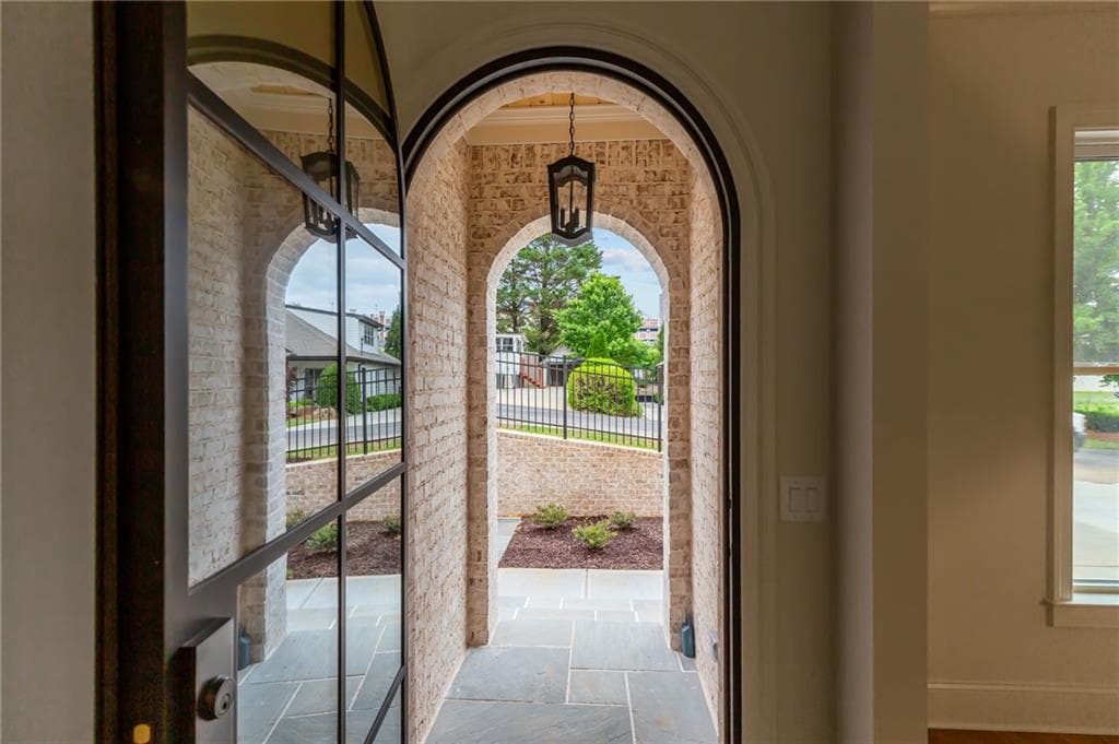 6 bedroom, 6 bathroom, 4,879 sq ft single family residence for sale at 29 E Park Street, Buford, GA 30518 — photo 7