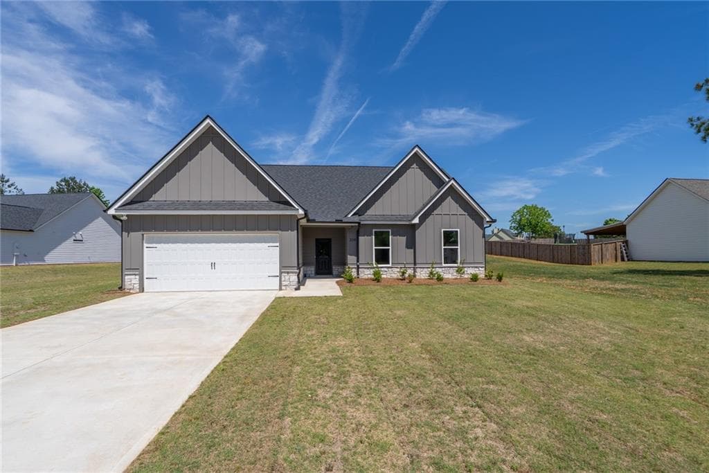 3 bedroom, 3 bathroom, 1,800 sq ft single family residence for sale at 205 Squirrel Run, Good Hope, GA 30641