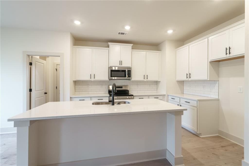 3 bedroom, 3 bathroom, 1,800 sq ft single family residence for sale at 205 Squirrel Run, Good Hope, GA 30641 — photo 9