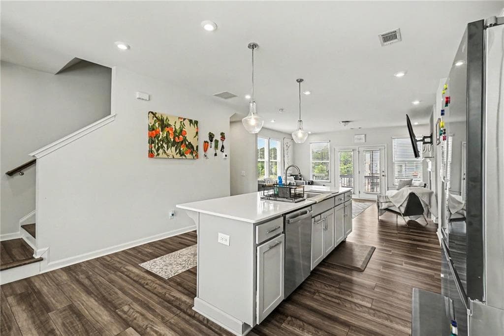 3 bedroom, 4 bathroom, 1,972 sq ft townhouse for sale at 1000 Taylor Court, Acworth, GA 30102 — photo 6