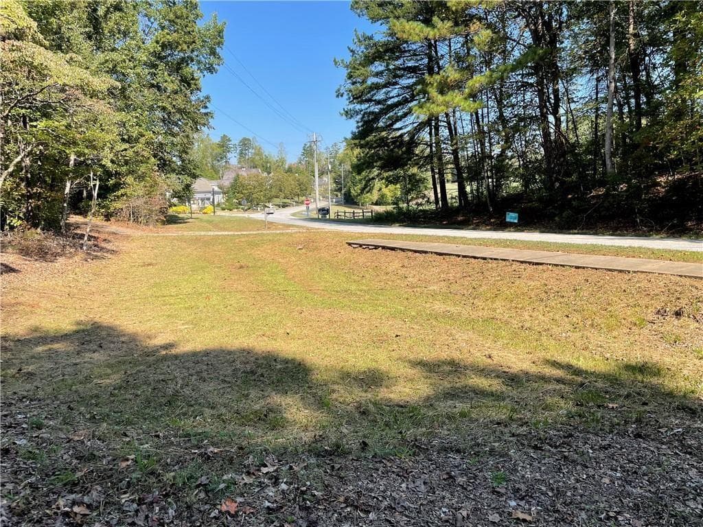 single family residence under contract at 145 Dogwood Way, Dawsonville, GA 30534 — photo 5