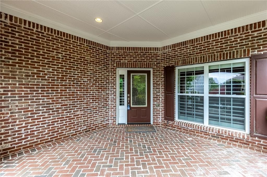 3 bedroom, 3 bathroom, 3,278 sq ft single family residence for sale at 7042 Tree House Way, Flowery Branch, GA 30542 — photo 5