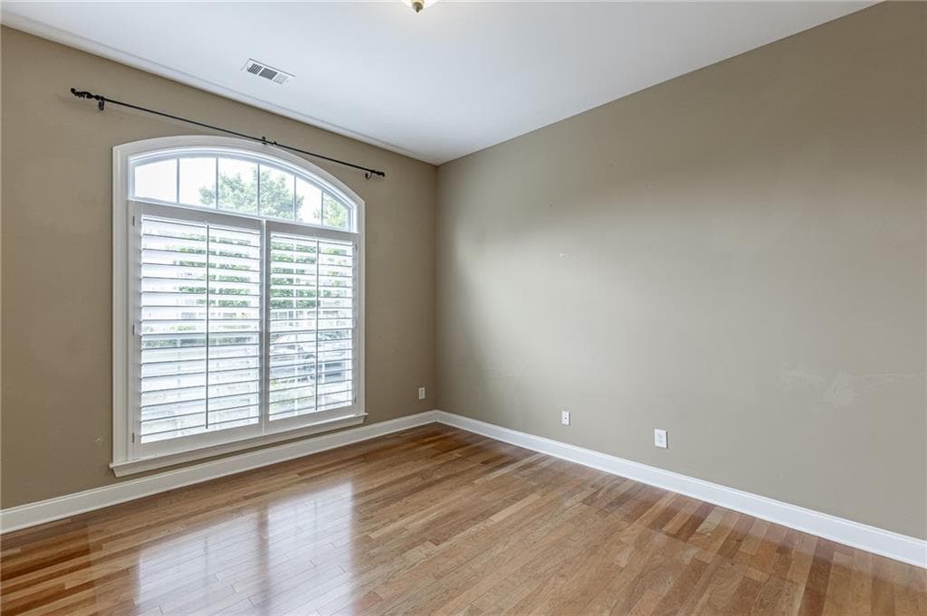 3 bedroom, 3 bathroom, 3,278 sq ft single family residence for sale at 7042 Tree House Way, Flowery Branch, GA 30542 — photo 7