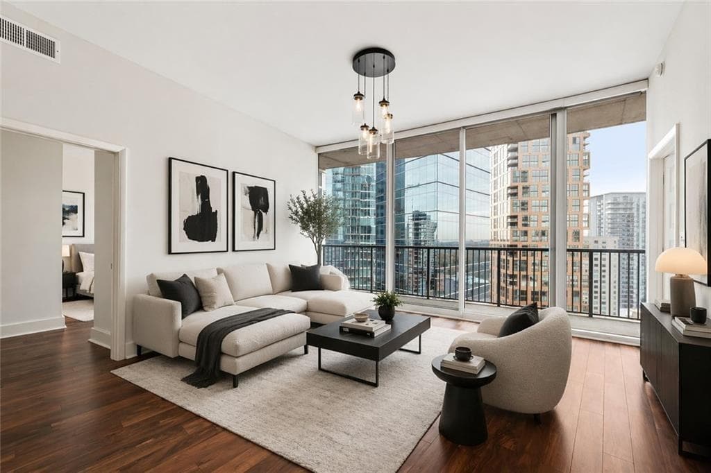 2 bedroom, 2 bathroom, 1,213 sq ft condominium sold at 1080 Peachtree Street 1904, Atlanta, GA 30309