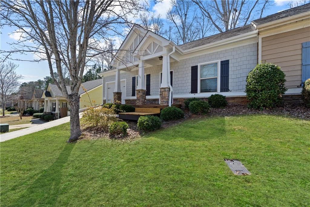 3 bedroom, 2 bathroom, 1,333 sq ft townhouse for sale at 157 Oakwood Drive, Milledgeville, GA 31061 — photo 2