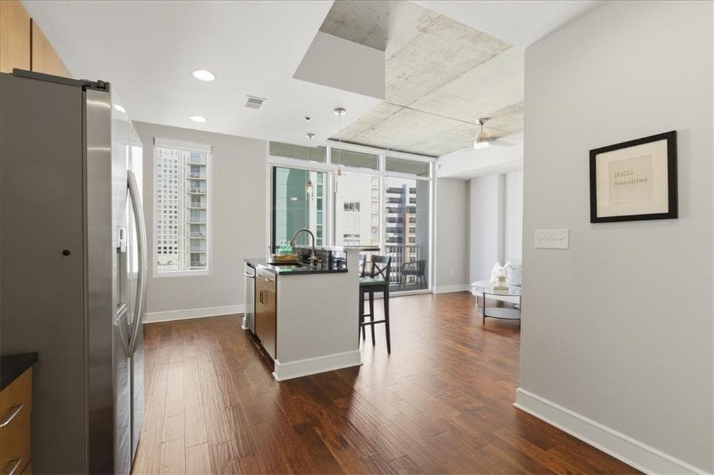 1 bedroom, 1 bathroom, 768 sq ft condominium for sale at 44 Peachtree Place 1527, Atlanta, GA 30309 — photo 5