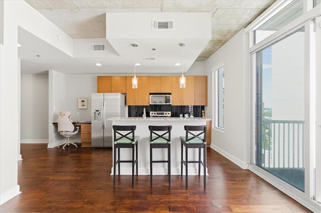 1 bedroom, 1 bathroom, 768 sq ft condominium for sale at 44 Peachtree Place 1527, Atlanta, GA 30309 — photo 6