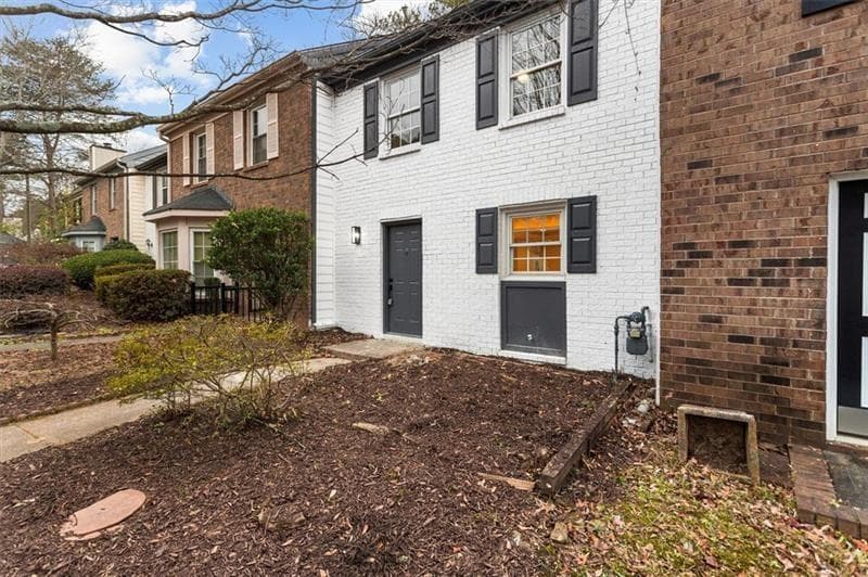2 bedroom, 3 bathroom, 1,280 sq ft single family residence for rent at 1777 Twin Brooks Drive, Marietta, GA 30067 for $2,300 a month — photo 2