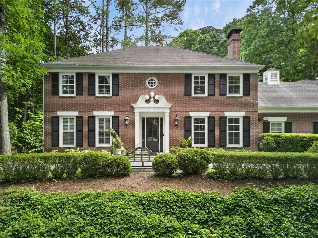 6 bedroom, 7 bathroom, 5,347 sq ft single family residence for sale at 3650 Dumbarton Road, Atlanta, GA 30327 — photo 1 of 57