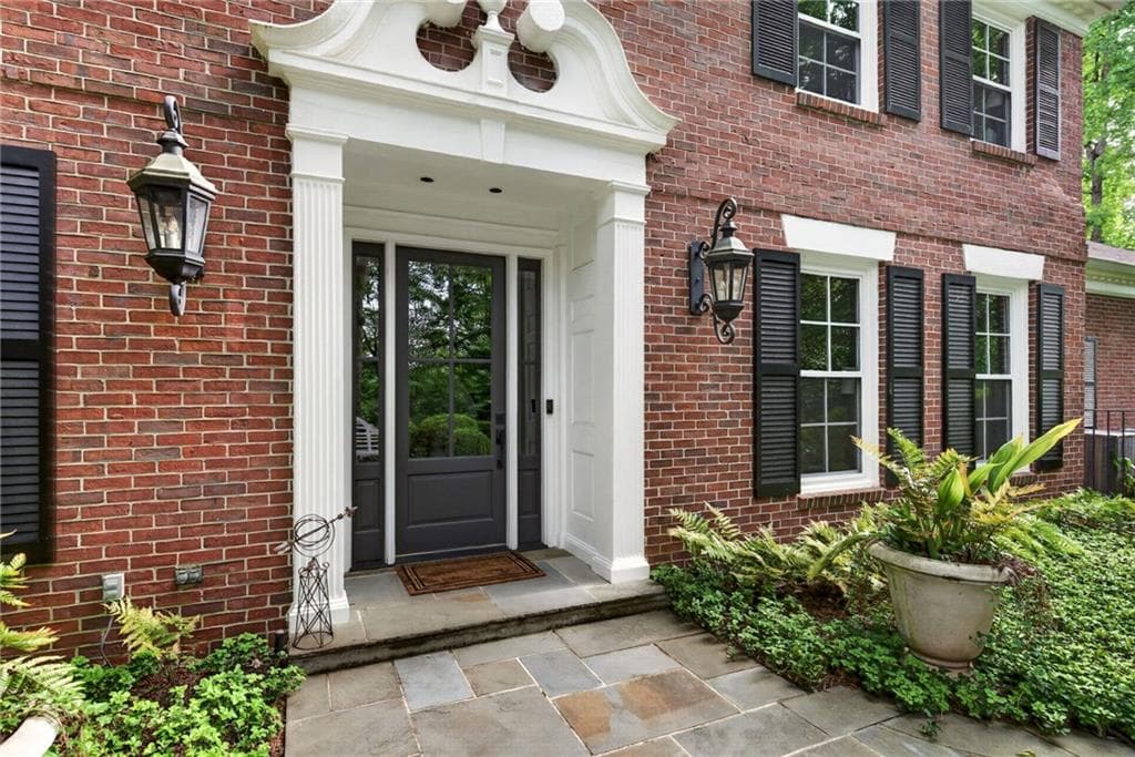 6 bedroom, 7 bathroom, 5,347 sq ft single family residence for sale at 3650 Dumbarton Road, Atlanta, GA 30327 — photo 4