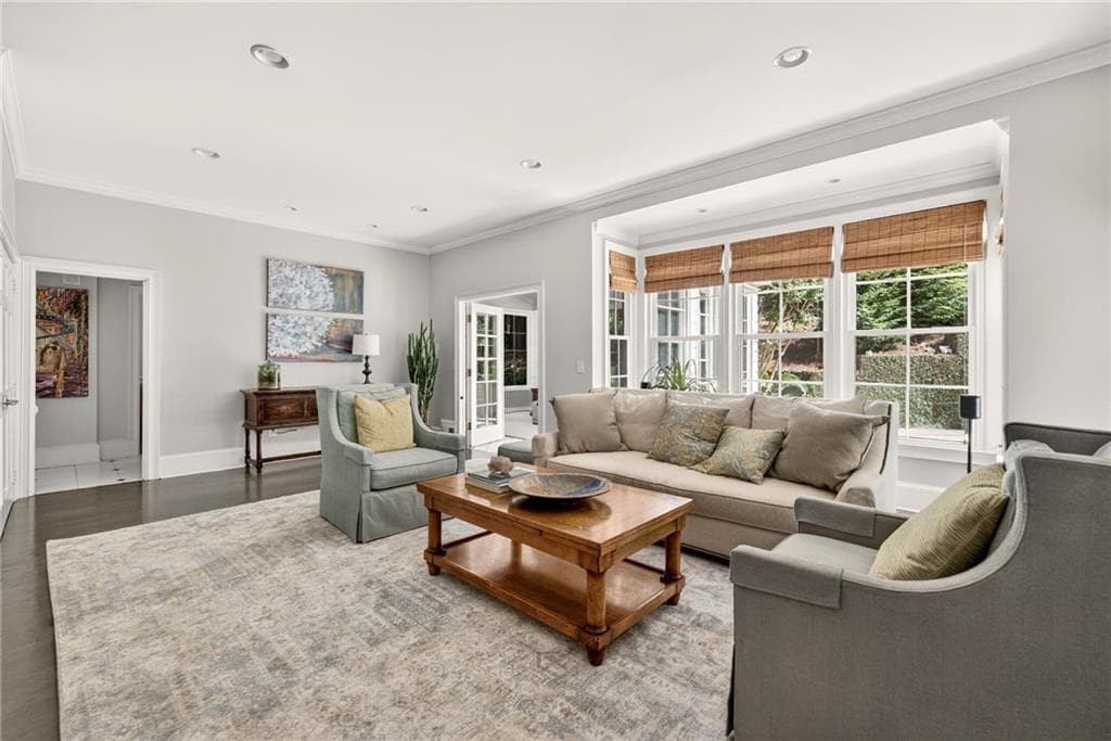 6 bedroom, 7 bathroom, 5,347 sq ft single family residence for sale at 3650 Dumbarton Road, Atlanta, GA 30327 — photo 8