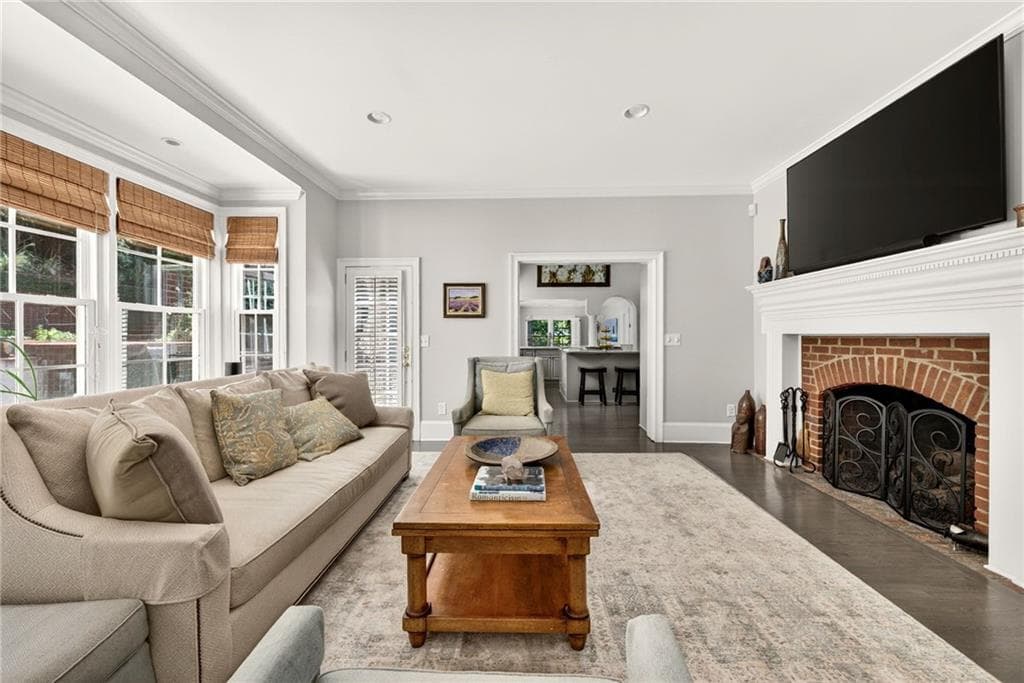 6 bedroom, 7 bathroom, 5,347 sq ft single family residence for sale at 3650 Dumbarton Road, Atlanta, GA 30327 — photo 9