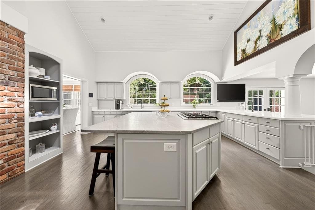 6 bedroom, 7 bathroom, 5,347 sq ft single family residence for sale at 3650 Dumbarton Road, Atlanta, GA 30327 — photo 10