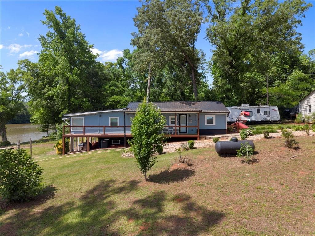 2 bedroom, 2 bathroom, 1,239 sq ft single family residence for sale at 100 S River Bend, Jackson, GA 30233 — photo 2