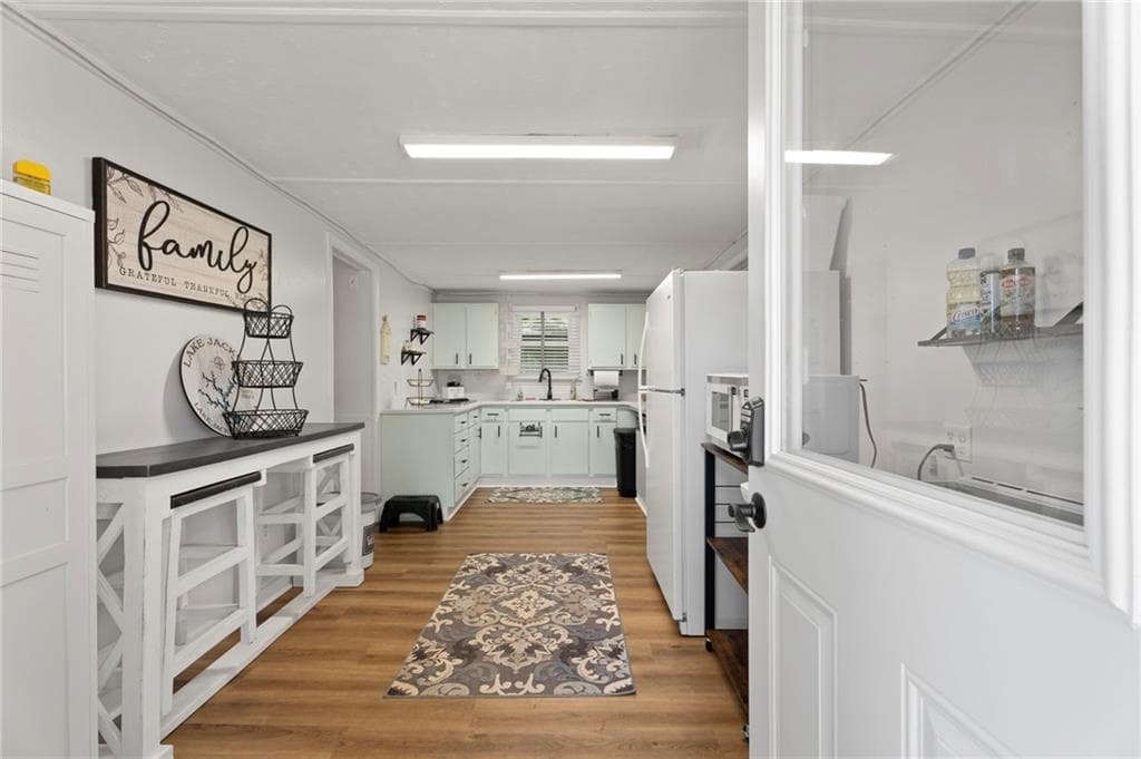 2 bedroom, 2 bathroom, 1,239 sq ft single family residence for sale at 100 S River Bend, Jackson, GA 30233 — photo 5