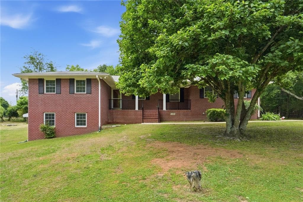3 bedroom, 3 bathroom, 2,482 sq ft single family residence for rent at 128 Mcneal Road, Winder, GA 30680 for $2,500 a month — photo 2