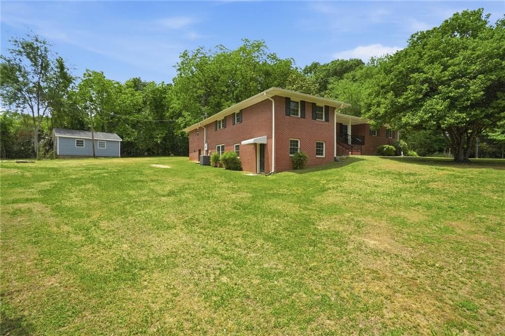 3 bedroom, 3 bathroom, 2,482 sq ft single family residence for rent at 128 Mcneal Road, Winder, GA 30680 for $2,500 a month — photo 3