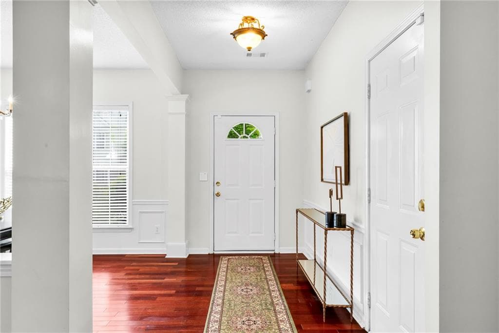 3 bedroom, 3 bathroom, 1,660 sq ft townhouse under contract at 104 Kenninghall Drive, Smyrna, GA 30082 — photo 6