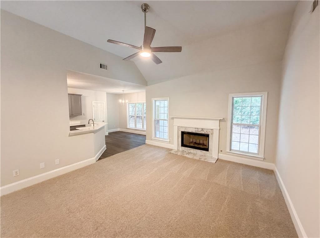 3 bedroom, 2 bathroom, 1,813 sq ft single family residence under contract at 125 Farr Lake Drive, Tyrone, GA 30290 — photo 4