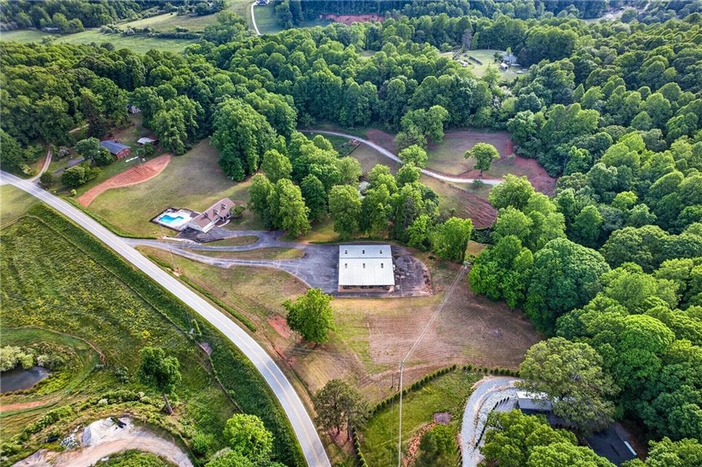 5 bedroom, 3 bathroom, 8,096 sq ft single family residence for sale at 165 Porter Springs Road, Dahlonega, GA 30533 — photo 9