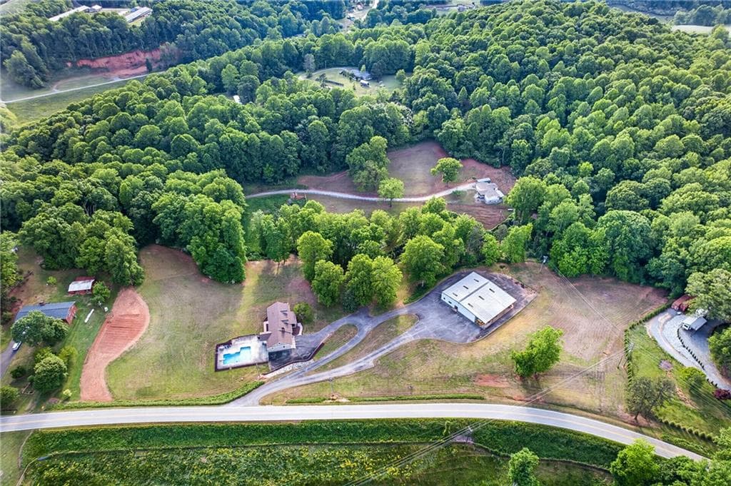 5 bedroom, 3 bathroom, 8,096 sq ft single family residence for sale at 165 Porter Springs Road, Dahlonega, GA 30533 — photo 10